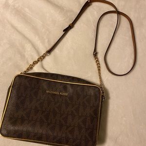 Micheal Kors Crossbody